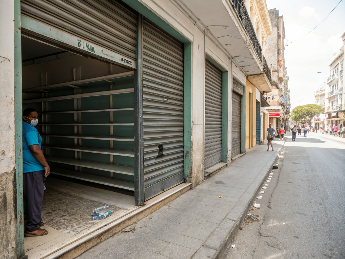 En Cuba, cada apertura llega con un nuevo mecanismo de control