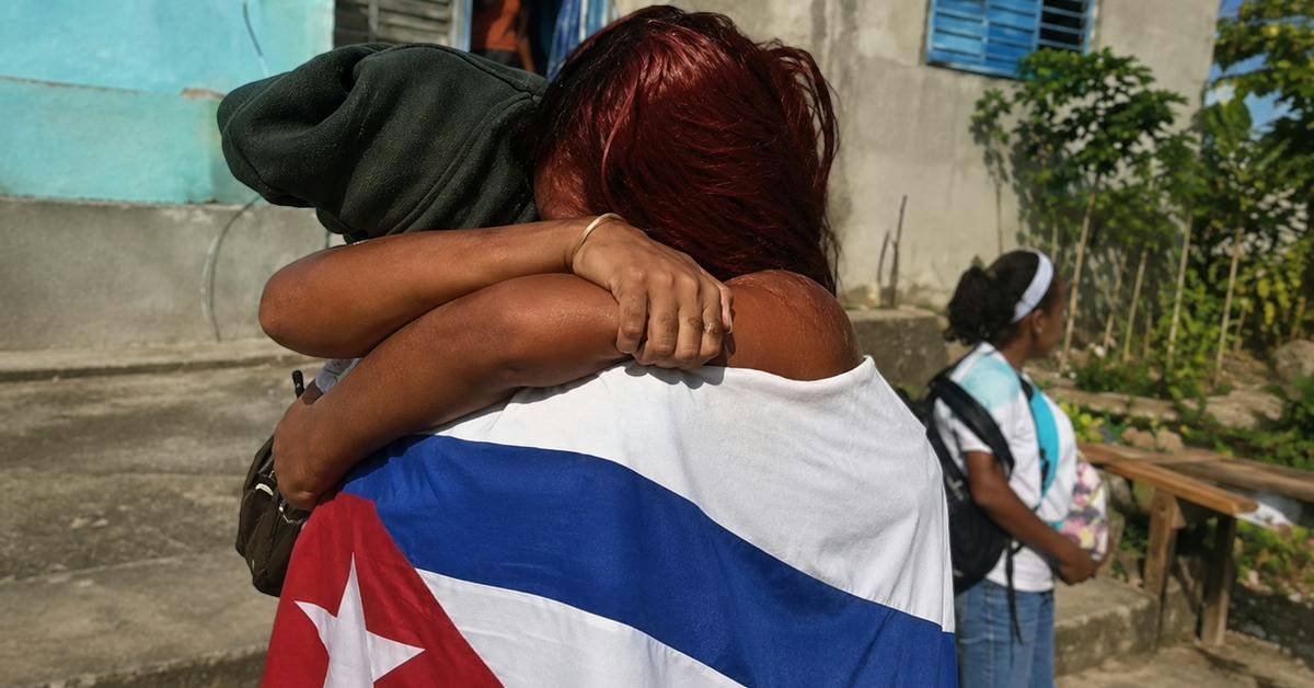 "Seguimos en combate": un preso del 11J sale de la cárcel de Granma y encuentra el mismo país que dejó
